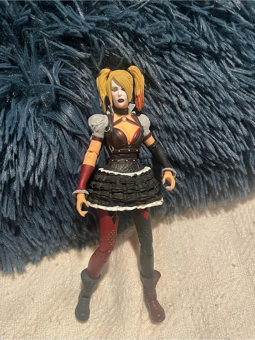Batman Arkham Asylum Harley Quinn Action Figure